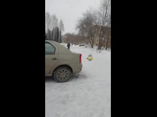best извращенец мастурбировал перед школьницей на затулинке best
