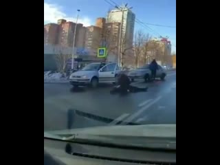 best на проспекте ильича перед moloko сбили женщину на зебре best