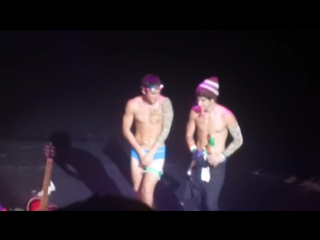 best голые на сцене the janoskians underwear modelling dublin best