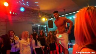 best реальное секс пати party hardcore порносекспатиsex partyминетлесбоteenнегрвпрезервативевечеринкагрупповоеебля best