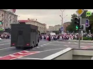 best сейчас на проспекте независимости в минске протестующие придумали себе развлечение best