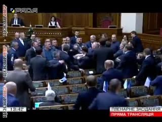 best в зале верховной рады произошла драка после принятия закона о переименовании упц мп в рпц best