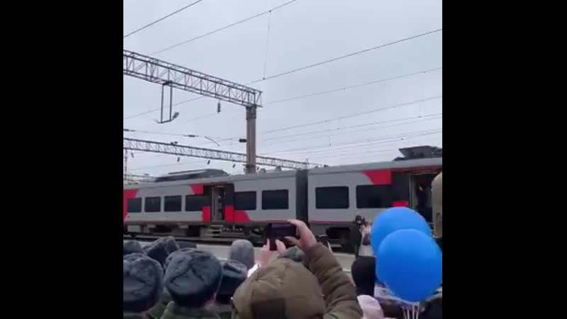 best краснодар когда приехал поезд с победобесием из сирии люди стали кричать и радоваться они все сошли с ума best
