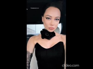 best мне казалось я одна приду голая самбурская в платье с прозрачной юбкой блеснула бедрами на публике best