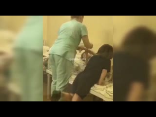best медсестра в молодые клинике пыталась привязать к кровати ребёнка best