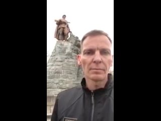 best немец призвал почтить память советских воинов павших в годы вов и приехать к монументу в германии установленному в best