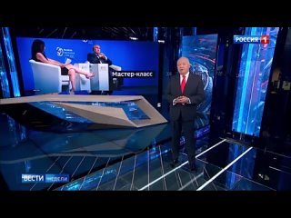 best в москве она влезла в маленькое черное платье распушили несобранные волосы для удлинения ноги надела лабутены best