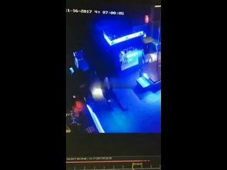 best в ночном клубе в петербурге охранник проучил дикарей с кааза которые приставали к официантке best