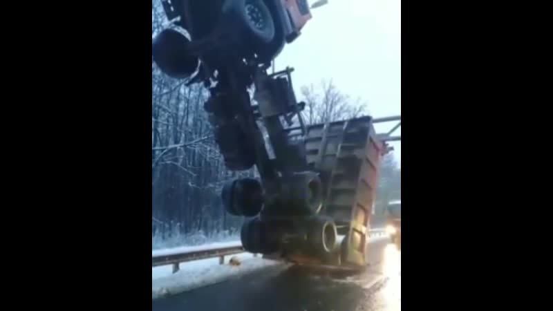 best в самаре водитель самосвала забыл опустить кузов как итог получилось крутое видео best