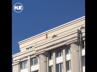 best в питере девушка прогуливалась по крыше многоэтажки в чём мать родила best