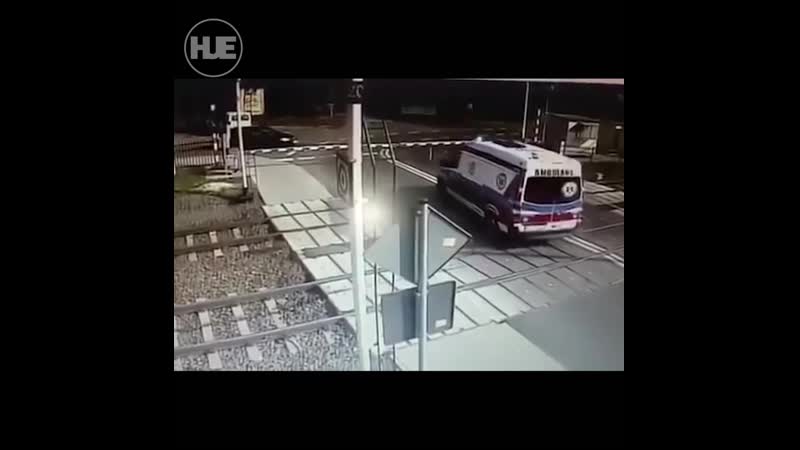 best в польше поезд врезался в машину скорой помощи best