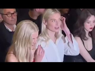 best 22 января 2024 элизабет дебики и аня тейлор джой на модном показе бренда dior в рамках парижской недели моды best