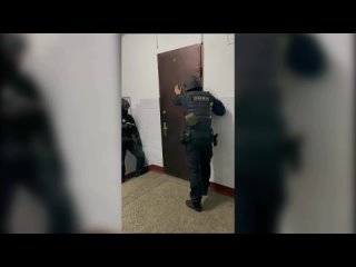 best при участии спецназа росгвардии задержаны подозреваемые в серии краж из подмосковных домов best