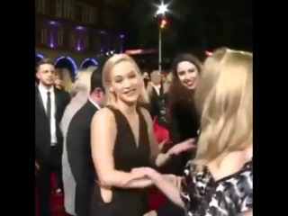 best дженнифер лоуренс поцеловала натали дормер best