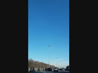 best самолет завис но на самом деле он завис из за сильного встречного ветра best