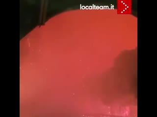 best на северо западе италии вспыхнула растительность из за сильного ветра пожар быстро распространился best