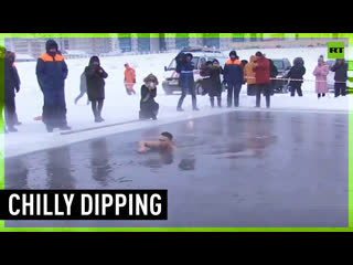 best yakutsk ice swimmers start season with freezing dip best