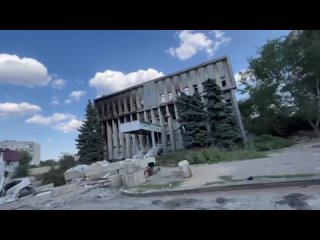 best в сети публикуют видео практически уничтоженного здания нацполиции украины в лисичанске который перешел под best