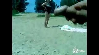 best эксгибиционист дрочит член на пляже best