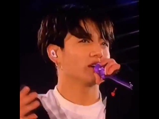 best most of the crowd shutting up to hear what hes saying and then hypes him very loudly every best