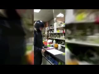 best полицейский разъяснил продавцу что нужно продать товар без маски грамотный мент который best
