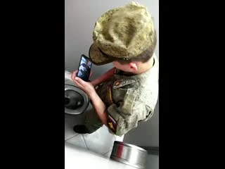 best парни натуралы дрочат в туалете best