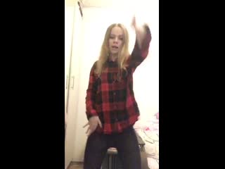 best малышка танцует в колготках и шортиках перископperiscope best