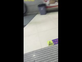 best китаец секс маньяк кончет на жопы азиаток публичное порно сперма конча на юбку штаны трусики в метро автобус best