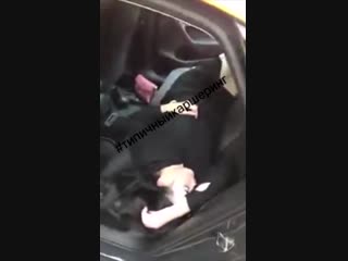 best спящая девушка в закрытой машине каршеринга best