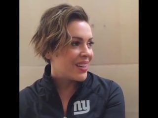 best алисса милано о своей марке одежды touch by alyssa milano и фитнесе с велотренажером peloton 2016 best