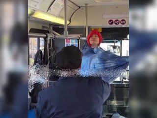 best сшановец после трудового дня не дотерпел до дома и решил поспать в гамаке прямо в автобусе по пути домой best