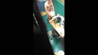 best порно физрук и физручка после рабочего дня занялись сексом прямо в кабинете школы парень запечетлил это все на best