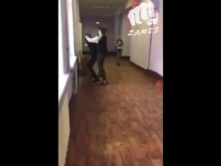 best жесточайшая школьная пидилка два типа зарубились друг с другом на перемене best