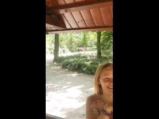 best демонстрируя свои сиськи в том парке в час пик я должна была быть настороже как стрекоза хех там было так много best