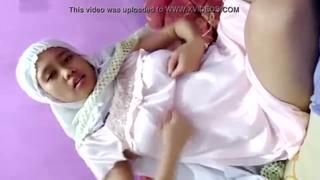 best nonton bokep indo gadis hijab cantik sange colmek sampe crot best