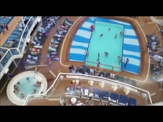 best на верхней палубе корабля ovation of the seas установлена стеклянная капсула nord star best