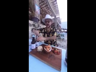 best депутат курска максим васильев кушает креветки и пьет коктейли в мексике пока куряне копают окопы best