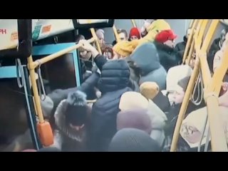 best полицейские задержали профессионального щипача из забайкальского края за кражу айфона в автобусе best