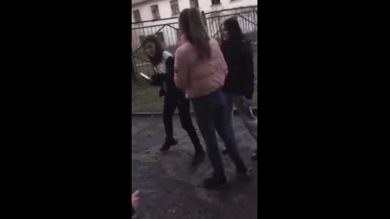 best молодые женского рода из кривого рога сначала избили а потом поставили на колени свою сверстницу best