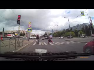 best пьяный гимнаст исполнил трюк прямо на пешеходном переходе best