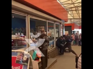 best в харьковском троллейбусе неадекватный южанин сначала начал танцевать и материться а потом пихнул в спину best