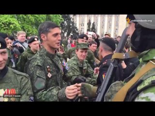 best гиви и моторола встретились на параде победы 9 мая в донецке best