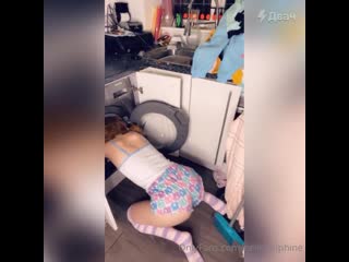 best belle delphine stuck in wash machine sex бель дельфин застряла в стиральной машине секс порно sex porno 18 слив best