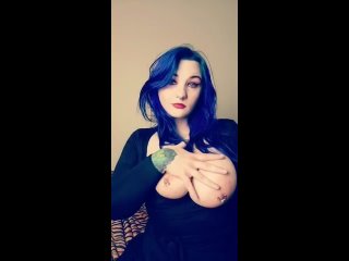 best она показала свои большие сиськи демонстрирует свою грудь порно big boobs просто немного повеселиться best