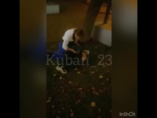 best в геленджике пьяная леди чуть не отбила почки своему собутыльнику драку алкашей сняли очевидцы на улице в best