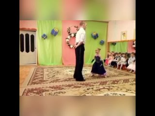 best папа ради дочки выучил танец чтобы с неи станцевать вальс в саду best