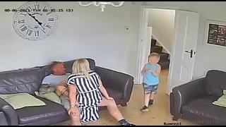 best маленький пиздюк не дает родителям возможности поебаться муж и жена хотят трахаться но сын мешает им семейная пара best