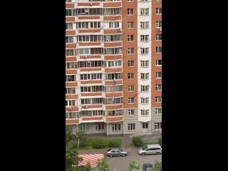 best пыталась спуститься из окна по связанному белью best