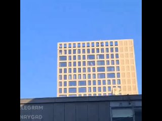 best в одной из многоэтажных здание значилось порно best