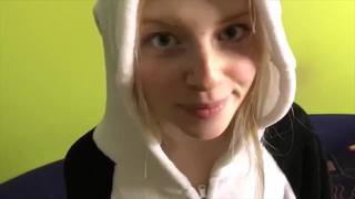 best развел молоденькую красивую соседку на секс в подъезде трахаю красивую соседку best